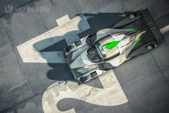 Versenyautó Sebastien Loebtől