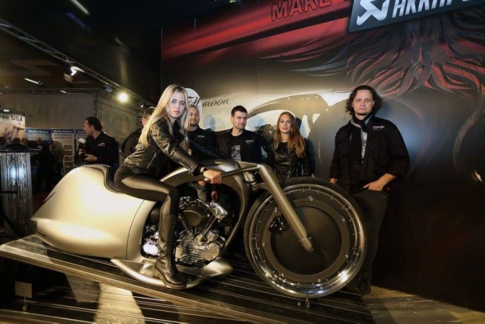 A motor, aminek jobb a feneke, mint egy brazil táncosnak 7