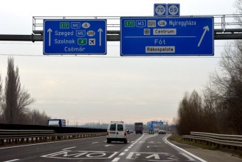 Február végéig ráér megvenni a megyei matricákat