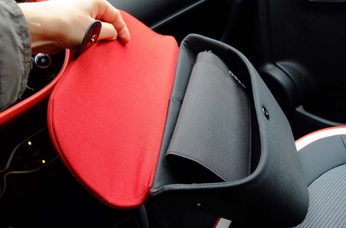 Az új Twingo turbóval az igazi 10 | Vezess Tízezer forintos extra a kesztyűtartóba kérhető táska.