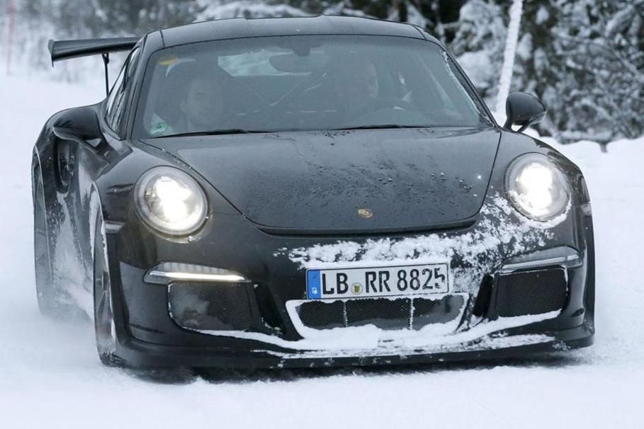 Már a végső simításokat végzik a Porsche új utcai versenyautóján. A GT3 RS nem a kényeskedők kocsija lesz.