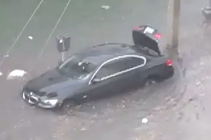 A nő, akinek fontosabb a BMW-je, mint az élete