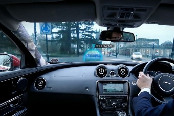 Sci-fibe illő navigáció a Jaguarnál