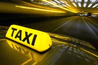 Ingyen akart taxizni, majdnem belehalt