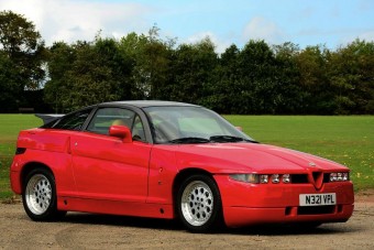 Eladó a kilencvenes évek legdögösebb sportautója