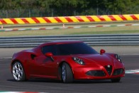 4. Alfa Romeo 4C 16 060 000 Ft, 258 km/ó Egy modern kori Lotus Elise az Alfa Romeótól, csupán 65 kilós, szénszálerősítésű műanyag karosszériával, középmotorral és kormányszervo nélkül. Nem olyan fenomenális, ahogy reméltük, de igazán komoly sportautó