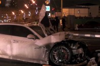 Tömegkarambolt okozott egy Porsche és egy BMW 14