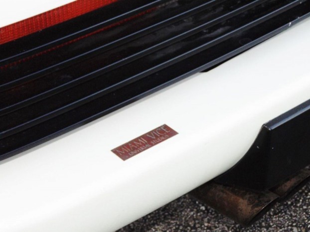 Eladó a hófehér Ferrari, amire mindig is vágytál 9