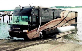 Luxusbusz, amivel akár csobbanhatsz is