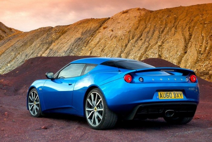 Terepjáróval újít a Lotus 3