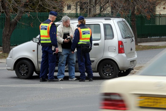 Razziát indít a rendőrség