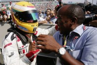 Lauda: Hamilton biztosan a Mercinél marad 15