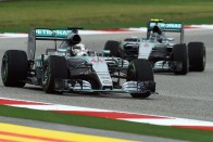 Lauda: Hamilton biztosan a Mercinél marad 19