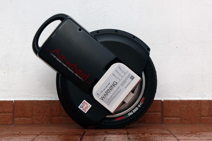 Kikapcsolva ilyen szárnyaszegetten néz ki