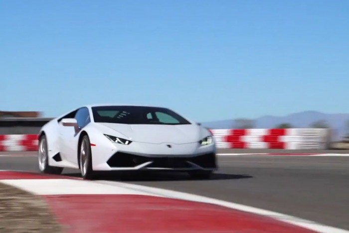 Hangorkán Lamborghini Huracán módra
