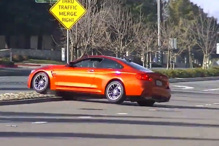 Vagánykodás közben zúztak le egy BMW M4-est