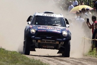 Gyorsan hajtott, bukta a Dakar-szakaszt