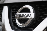 A Nissan felirat alatt a mindent látó szem