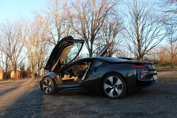 10 indok, hogy miért ne vegyél BMW i8-at 16