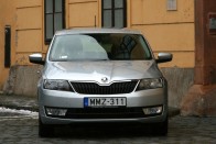 8. Škoda Rapid, 1322 db. Flottaautóként van kereslet a Rapidra, pedig felszereltségéhez mérten alig olcsóbb az Octaviánál. Például a BKK és a közmédia munkatársait látjuk a Rapidban, amelyből itthon a Spaceback a népszerűbb a tágasabb csomagterű alap Rapid ellenében