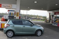 7. Suzuki Swift, 1745 db. 2013-ban 1598 új Swift kapott magyar rendszámot, a többlet 9,2 százalékos. Ezekben a számokban vélhetően nincs benne az a mintegy 150 ügyintézői autó, amit az év legvégén a rendőrség rendelt meg