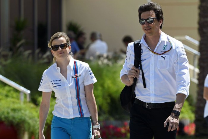 F1: A férje miatt van hátrányban a pilótanő? 3