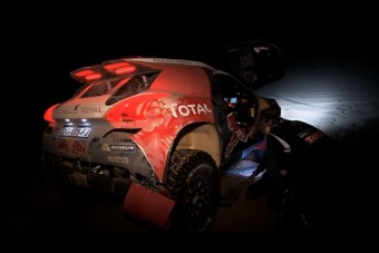 Dakar 2015: Carlos Sainz kiesett