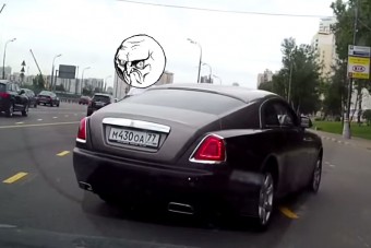 Ha Rolls-tulajjal packázol, annak rossz vége lesz