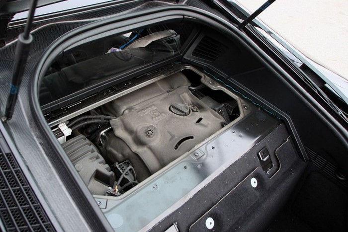 Ő a háromhengeres, turbós, 231 lóerős benzinmotor