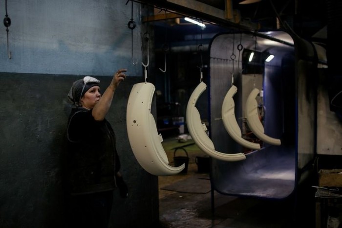 3.- A világ első URAL motorkerékpár típusa az M-72 nevet kapta és a tömeggyártás dokumentációjának elkészülte után 1941. év tavaszán megkezdődött a tömeggyártás. 