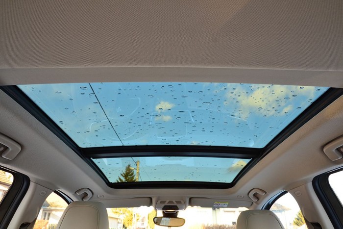 A panorámatetőn át az utasok nem fognak panaszkodni a kilátásra.