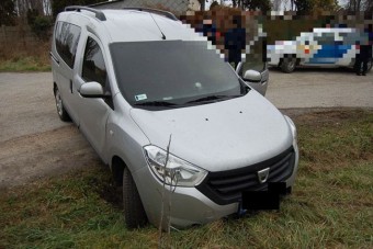 Tüzet rakott a lopott autóban