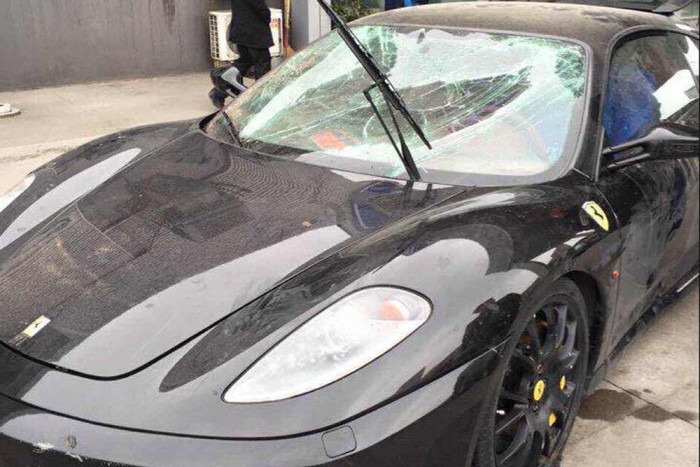 Így búvárkodik egy Ferrari 8 | Vezess Így búvárkodik egy Ferrari 8