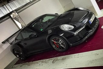 Vadonatúj szívómotort kap a legdurvább 911