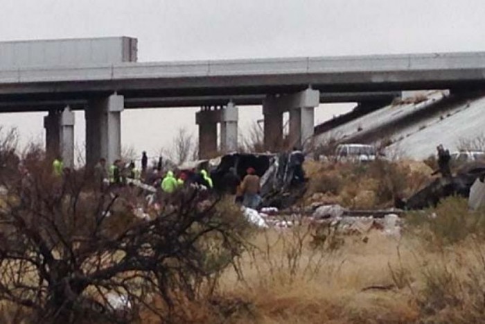 Rabszállító ütközött vonattal, tíz halott 3