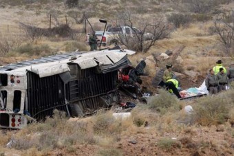 Rabszállító ütközött vonattal, tíz halott