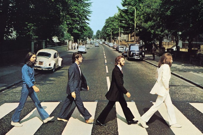 Beatles-emlékmodell a Land Rovertől 6