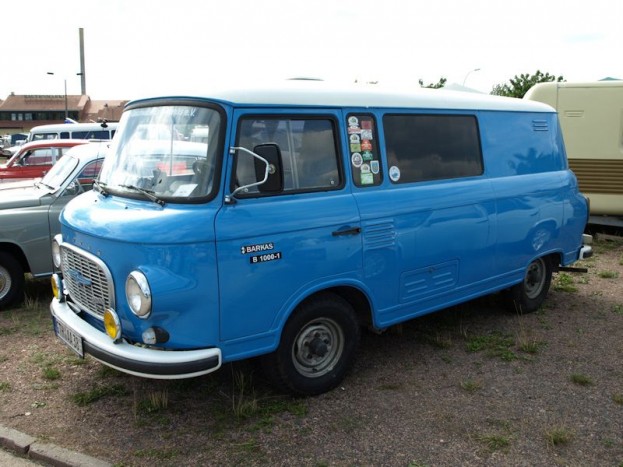 Életveszélyes, mégis szeretnivaló 4 | Vezess Jól áll neki a kék, bár idehaza a legtöbb Barkas szürke színben "virított"