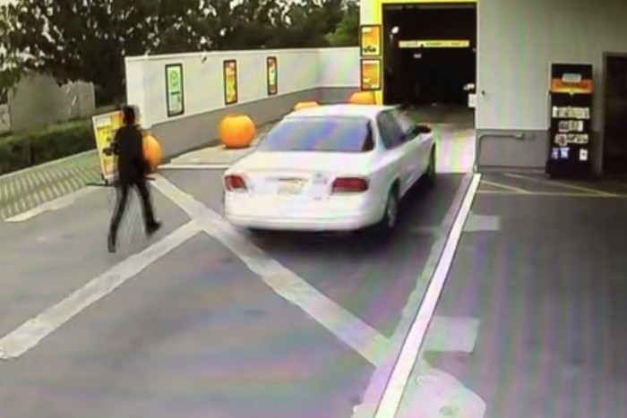 Ötéves gyerek vezette a buszt, karambolozott 5 | Vezess Ötéves gyerek vezette a buszt, karambolozott 5