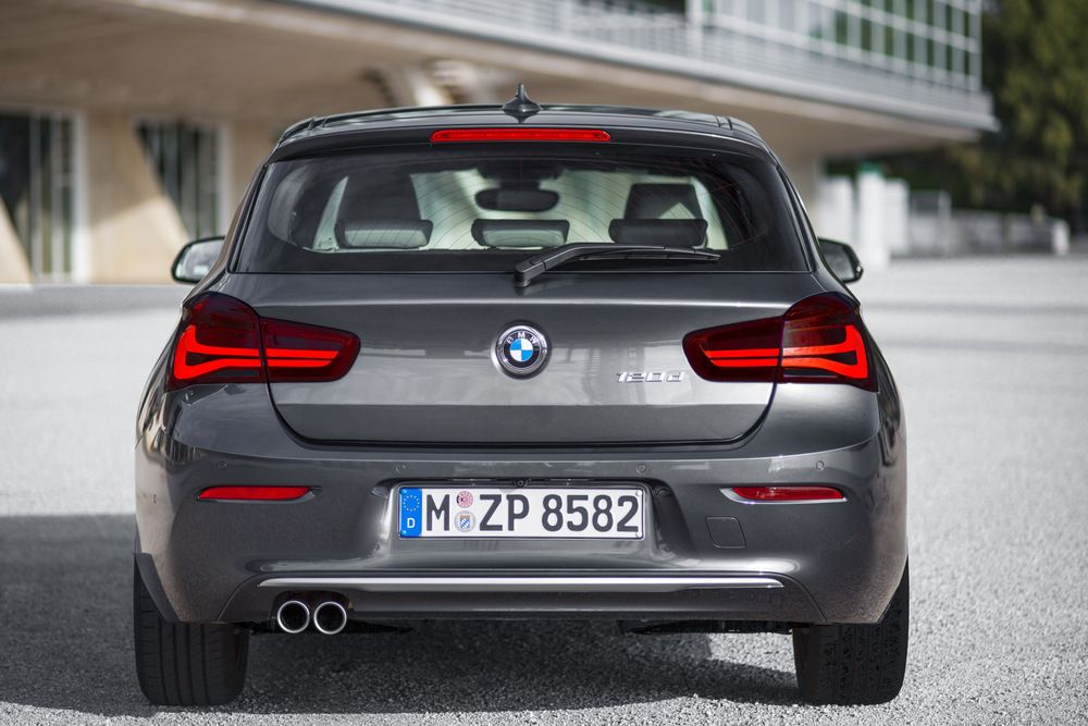 Végre csinos lett a békapofájú BMW 12