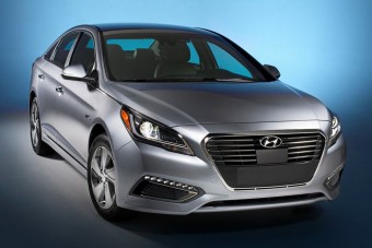 Már a Hyundainak is van konnektoros hibridje