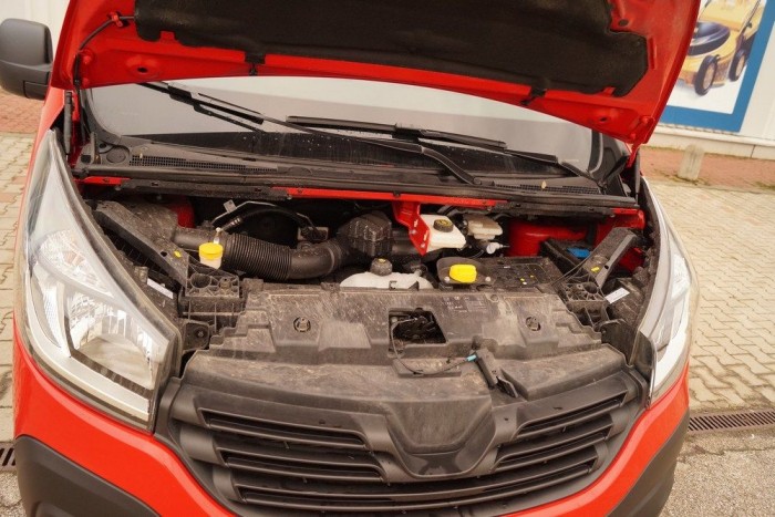 Másfél tonnát pakoltunk az új Traficba 19 | Vezess Az erősebbik egyturbós motorral a legális sebességtartományon belül remekül teljesít a Trafic