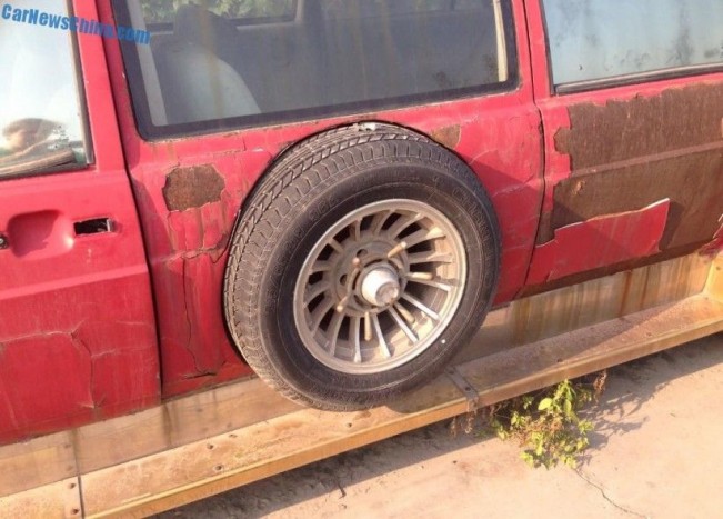 Meglepő helyre került a pótkerék