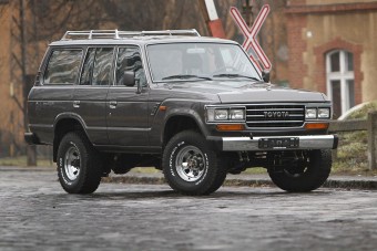 Egy húszast letagadhatna: Land Cruiser FJ62