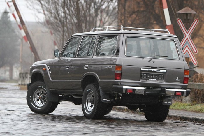Egy húszast letagadhatna: Land Cruiser FJ62 7