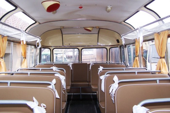 Csodálatos menekülés a tökföldről 10 | Vezess Az a két piros szellőző-nyilásszerűség valójában hangszóró, mert akkoriban még akkorák voltak