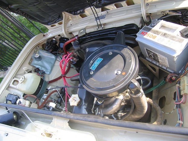 Az ezerötös blokk. Akkoriban, a KGST országok útjain nem igazán akadt ellenfele a 75-77 lóerős teljesítményének, és ha valaki bevetette a karburátorhangolás fegyverét, még nagyobb lett a fölény.