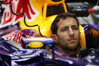 F1: Ricciardo tart a McLarentől