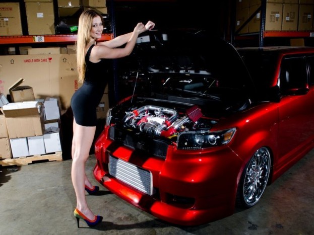 Négykerekű szörnyek, hosszú combú szépségek 21