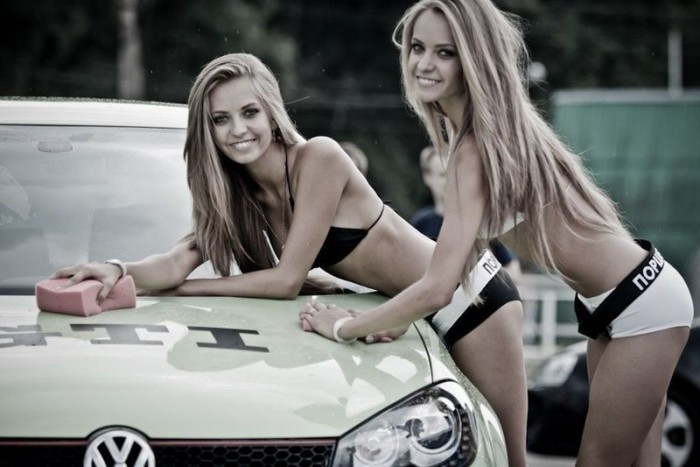 Négykerekű szörnyek, hosszú combú szépségek 7